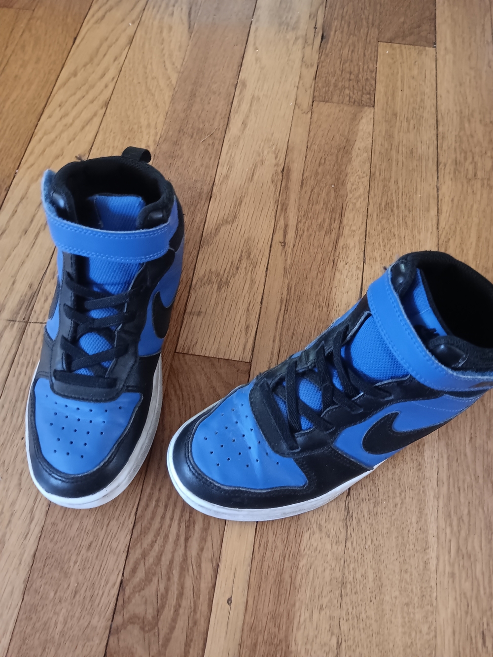 Nike Kids High-Top Sneakers in Royal Blue and Black - Picture 3 of 15
